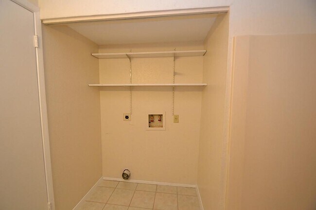 Building Photo - 13026 Wirevine Ln