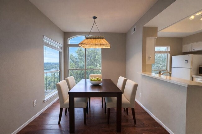 Building Photo - 6000 Shepherd Mountain Cove