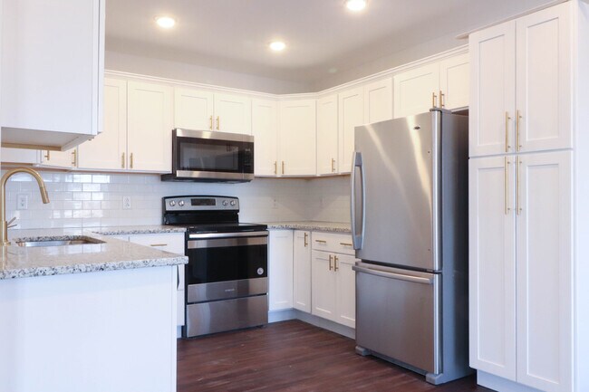 Building Photo - 4 Montvale Ave