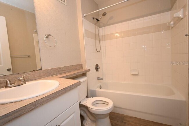 Building Photo - 5904 Willow Ridge Dr
