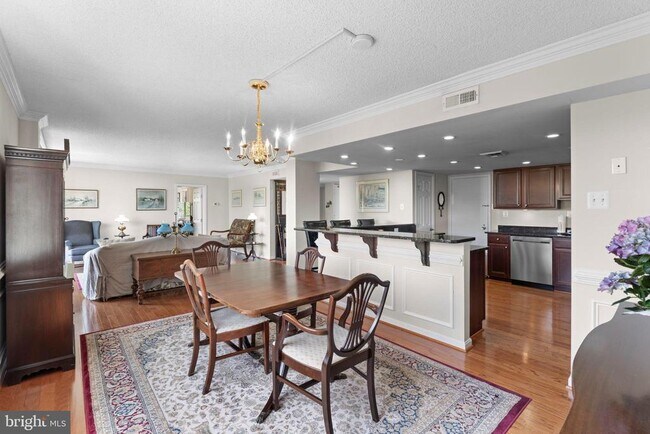 Building Photo - 1515 S Arlington Ridge Rd