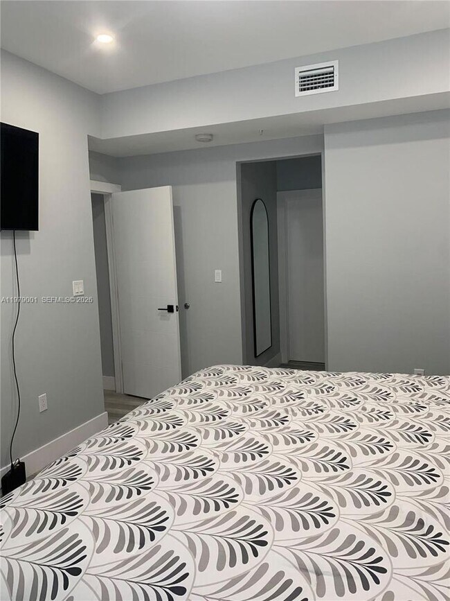 Building Photo - 10902 NW 83rd St