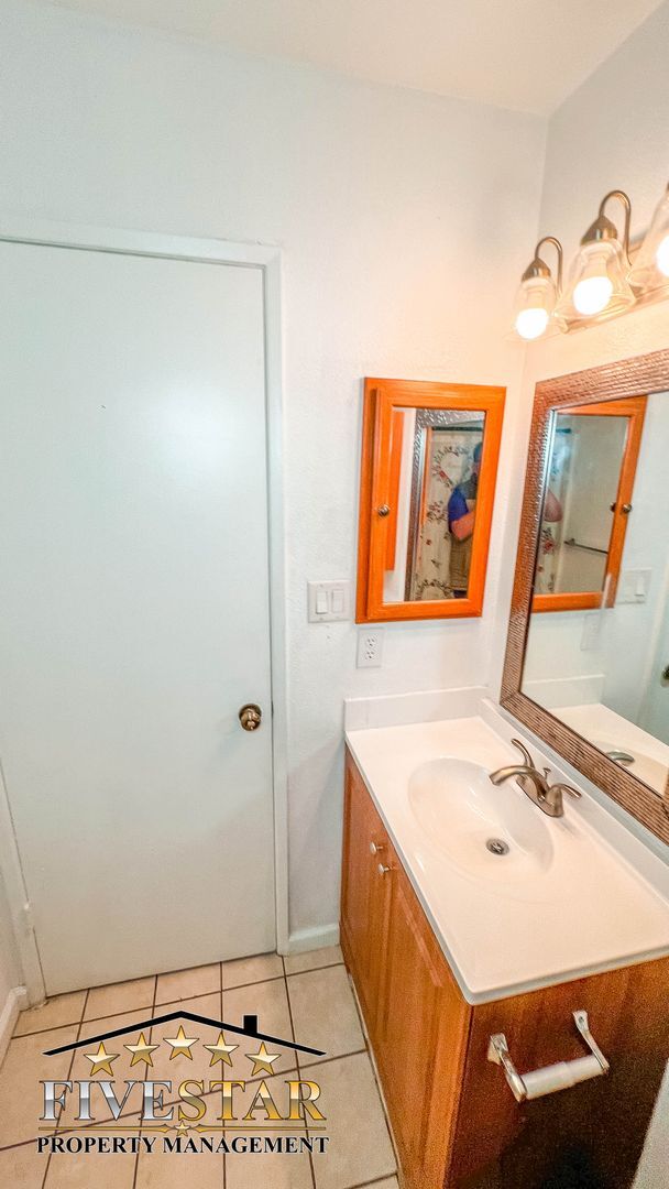 Building Photo - House for Rent on 4605 Mt. Vernon Avenue