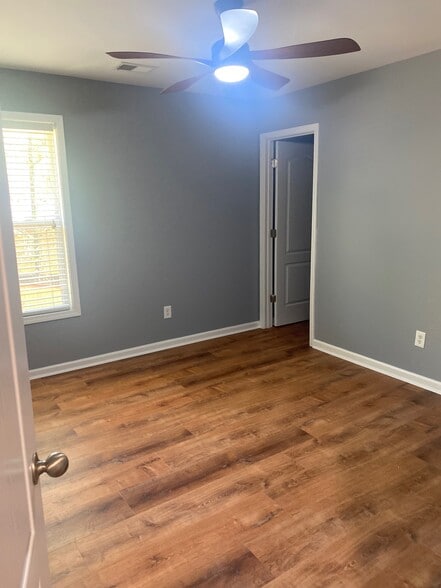 Building Photo - 2007 Peach Shoals Cir