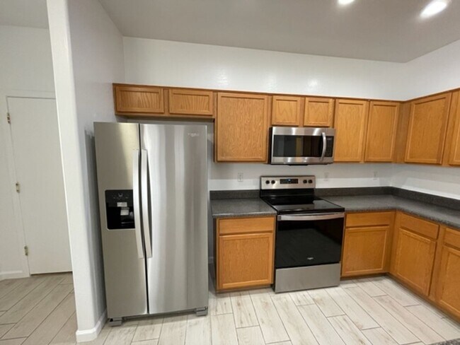 Building Photo - 3 Bedroom plus Den w/2.5 Bathrooms Chandler (AZ Ave. and Warner)