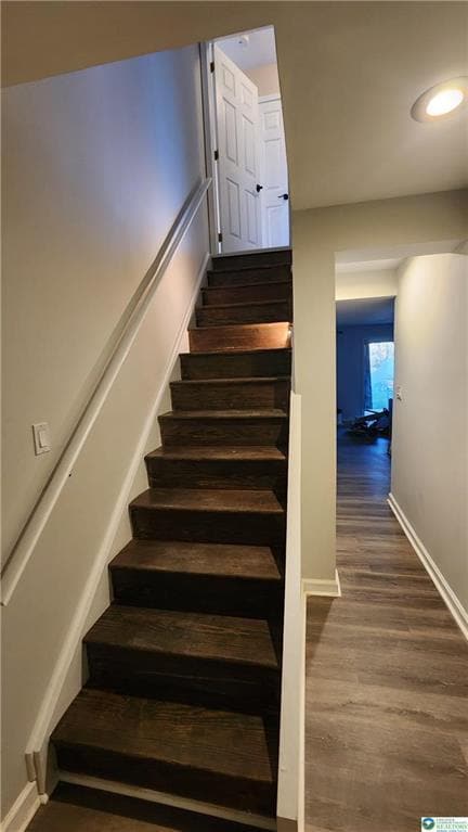 Building Photo - 2285 Juniper Dr