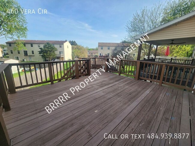 Building Photo - 460 Vera Cir