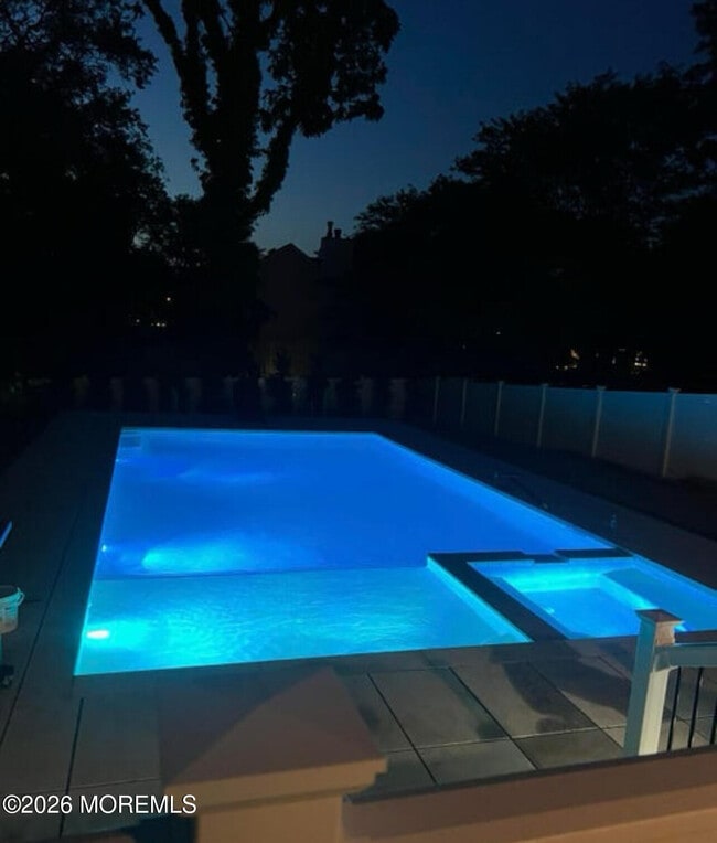 Building Photo - 373 W Park Ave