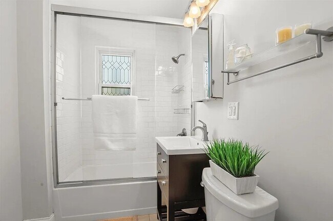 Building Photo - 25 Brayton Rd