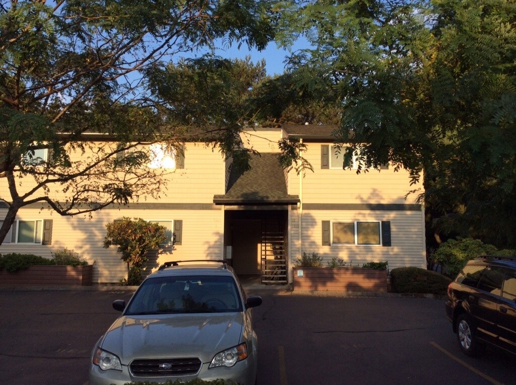 Building Photo - 2317 SE Division St