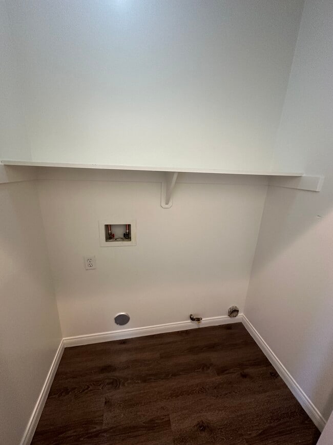 Building Photo - 718 Orchid Dr