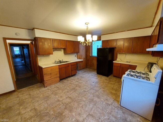 Building Photo - 3 br, 1 bath House - 181 Canal Street 1