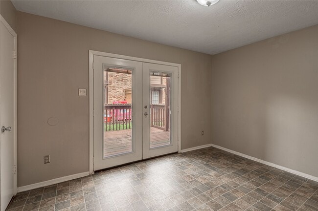 Building Photo - 2521 Crosstimbers Dr