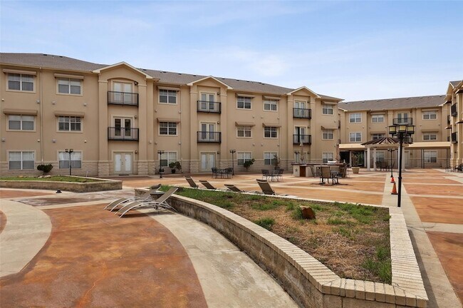 Building Photo - 3102 Kings Rd