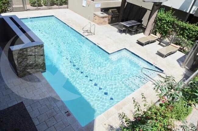 Building Photo - 3233 N 70th St