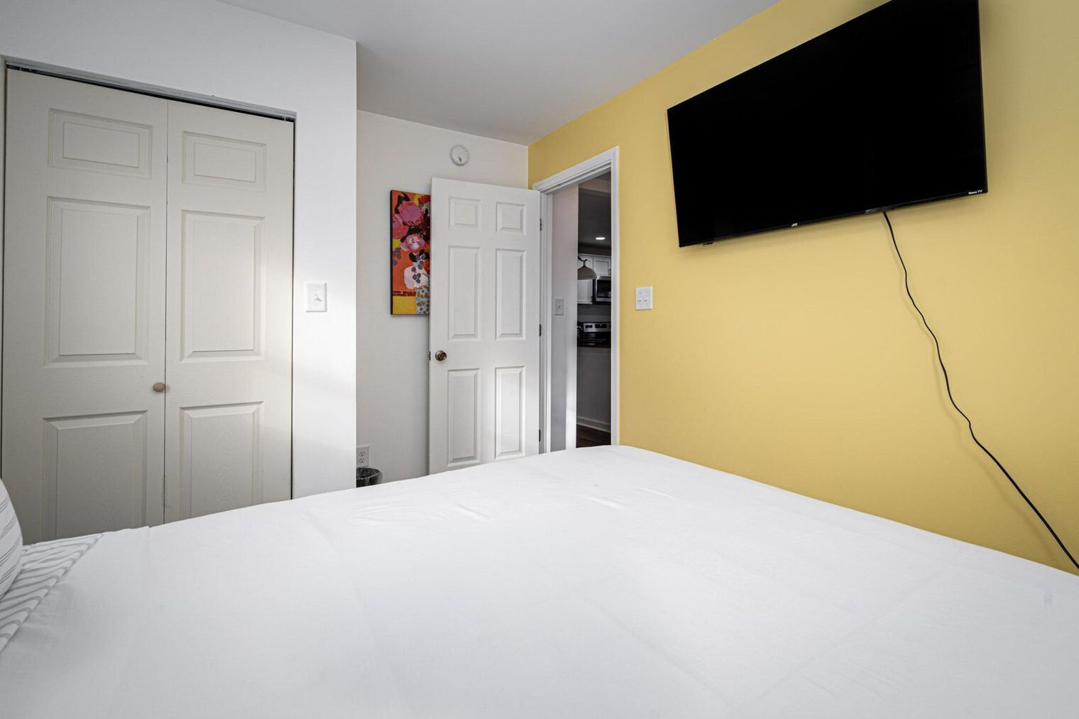 Building Photo - 2549 Columbia Ave