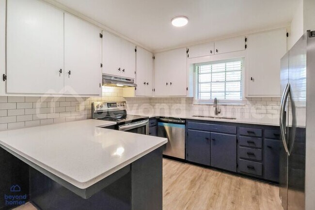 Building Photo - Move-In Ready 3 Bedroom Home with Modern Updates and Spacious Yard!