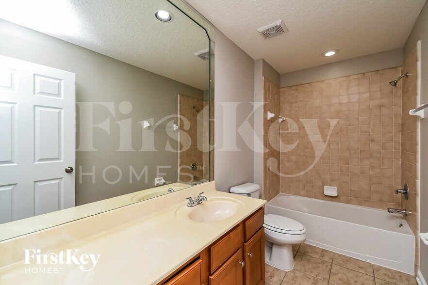 Building Photo - 3180 Wandering Oaks Dr