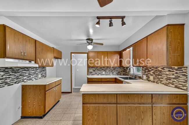 Building Photo - 3226 N McCord Rd