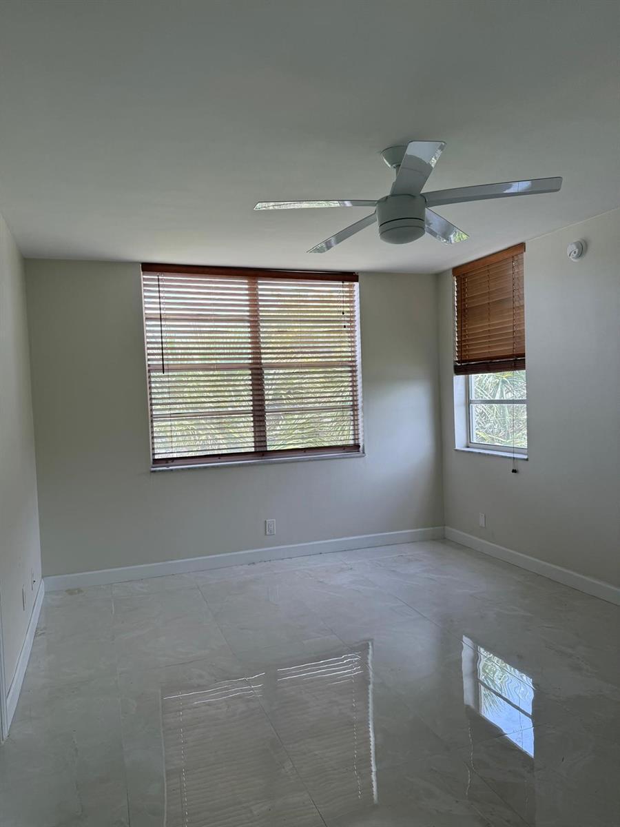Building Photo - 9420 Poinciana Pl