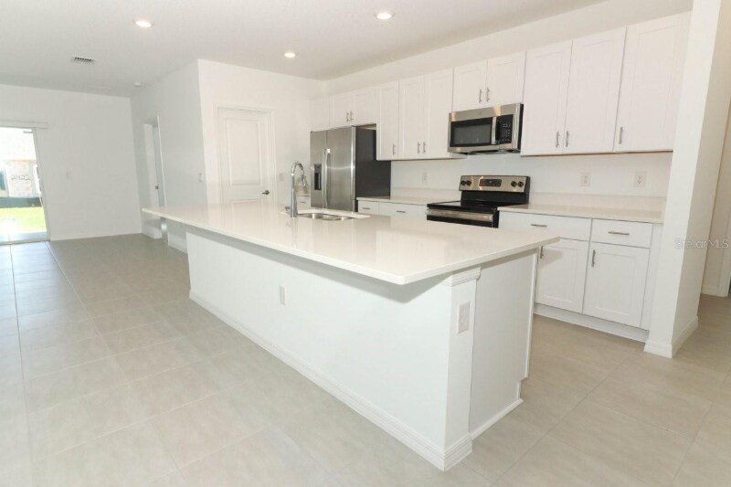 Building Photo - 4557 Ranunculus St