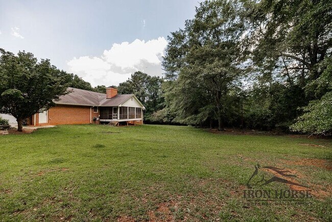 Building Photo - 8671 Macon Hwy