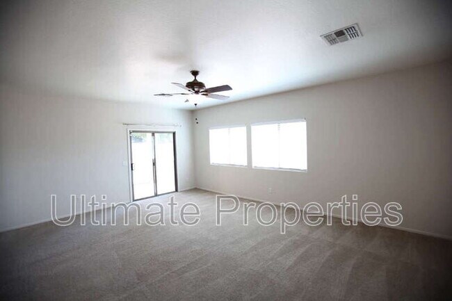 Building Photo - 2215 N 92nd Glen