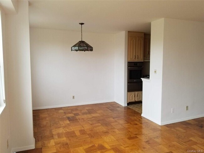 Building Photo - 30 Lake St