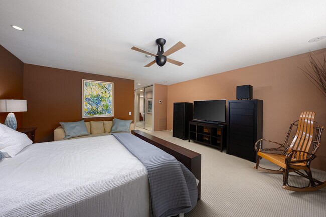 Building Photo - 52 Princeton Dr