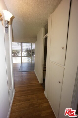 Building Photo - 11133 ROSE Ave
