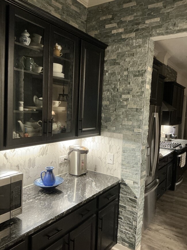 Building Photo - 291 North St