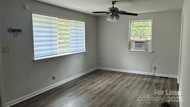 Building Photo - 1836 Finchley Dr