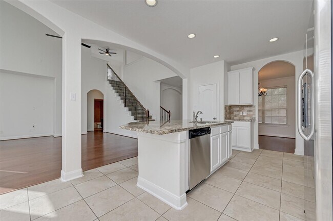Building Photo - 71 N Rocky Point Cir