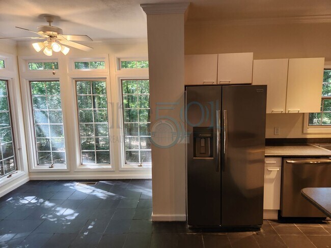 Building Photo - RARE exquisite home on acreage in the heart of West Little Rock!