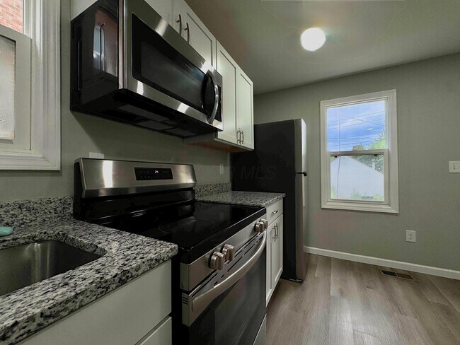 Building Photo - 750 S Harris Ave