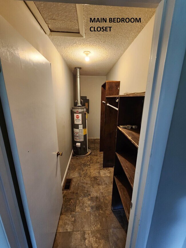 Building Photo - 7939 E Cree Lake Dr S