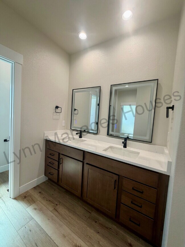 Building Photo - Brand New Single Family Home!