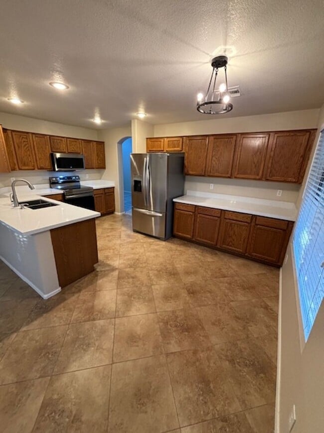 Building Photo - 4 bedroom home in Tempe