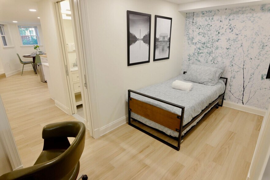 Building Photo - 921 South Carolina Ave SE