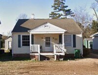 Building Photo - 2026 Ashley Rd