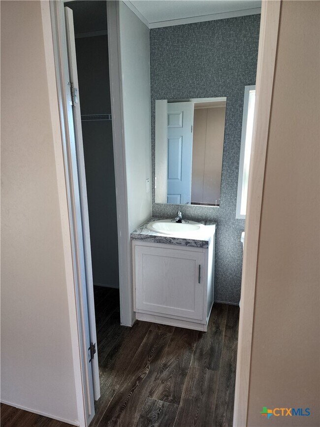 Building Photo - 180 County Rd 2600