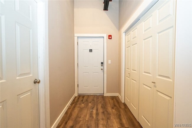 Building Photo - 2335 Main St