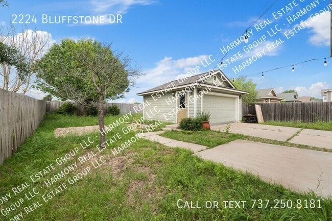 Building Photo - 2224 Bluffstone Dr