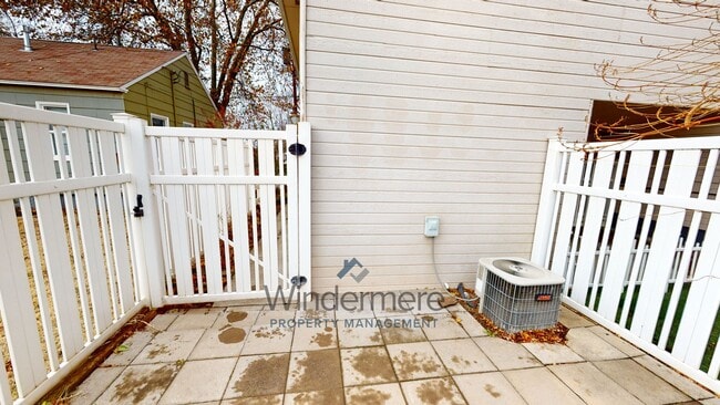 Building Photo - Birch615