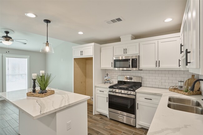 Building Photo - 1014 Graham Dr