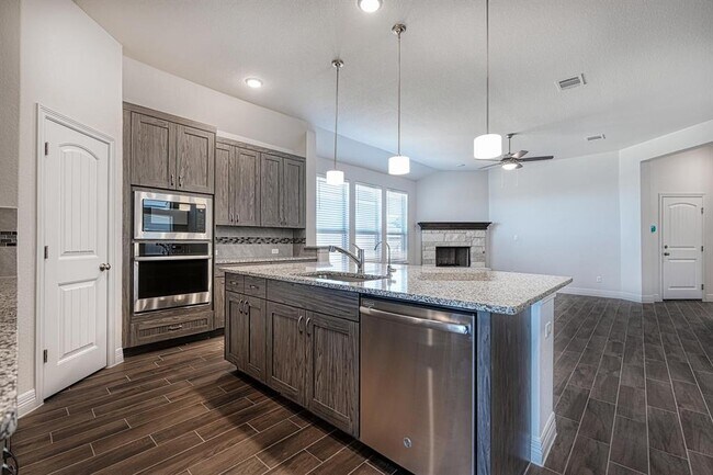 Building Photo - 126 Russet Trl