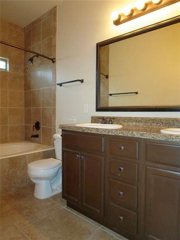 Building Photo - 14209 North Point Ave