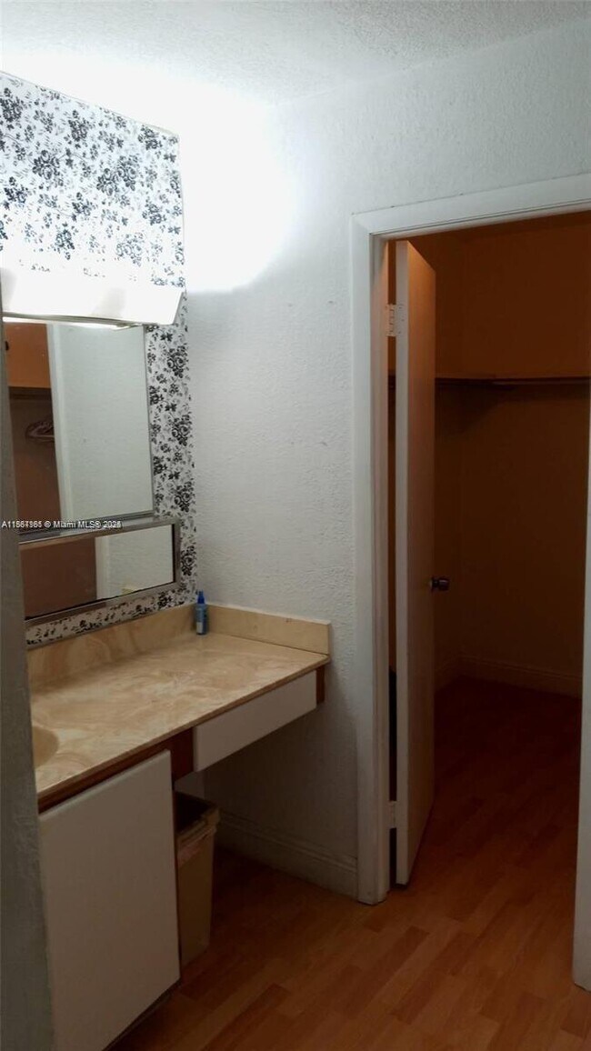 Building Photo - 14850 Naranja Lakes Blvd