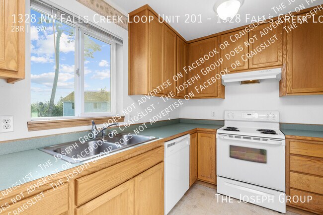 Building Photo - 1328 NW Falls Creek Loop