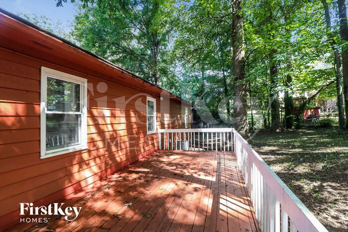 Building Photo - 3210 Oakbrook Ln